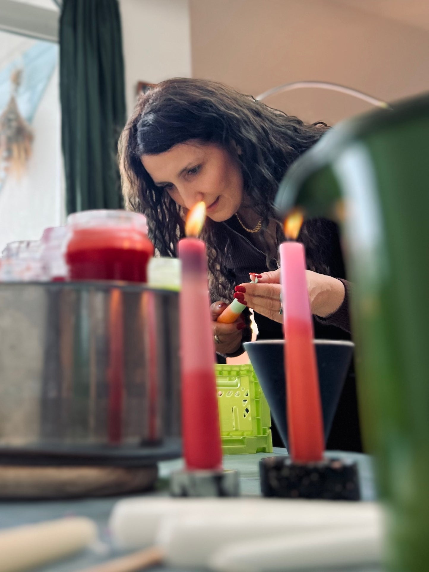 RAYSIN CANDLESTICKS & DIP DYE CANDLES im Velvet House